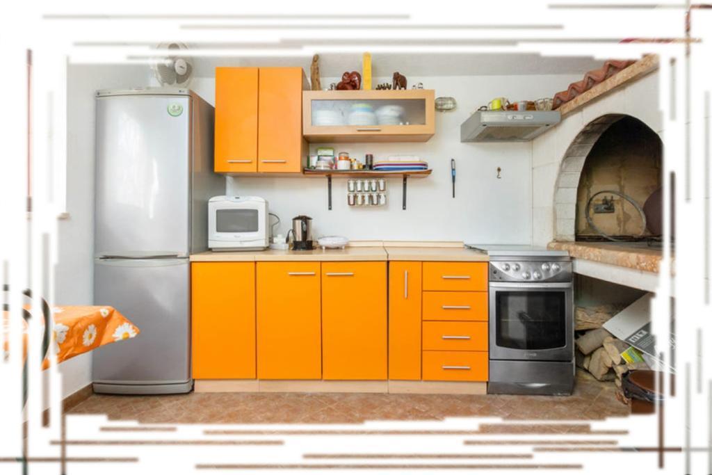 Hostel Oktarin Каштела Экстерьер фото