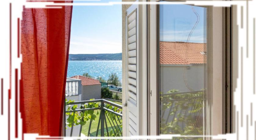Hostel Oktarin Каштела Номер фото